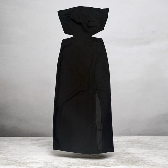 Hello Molly Dresses & Skirts - Hello Molly Black Strapless Midi Dress with Side Slit